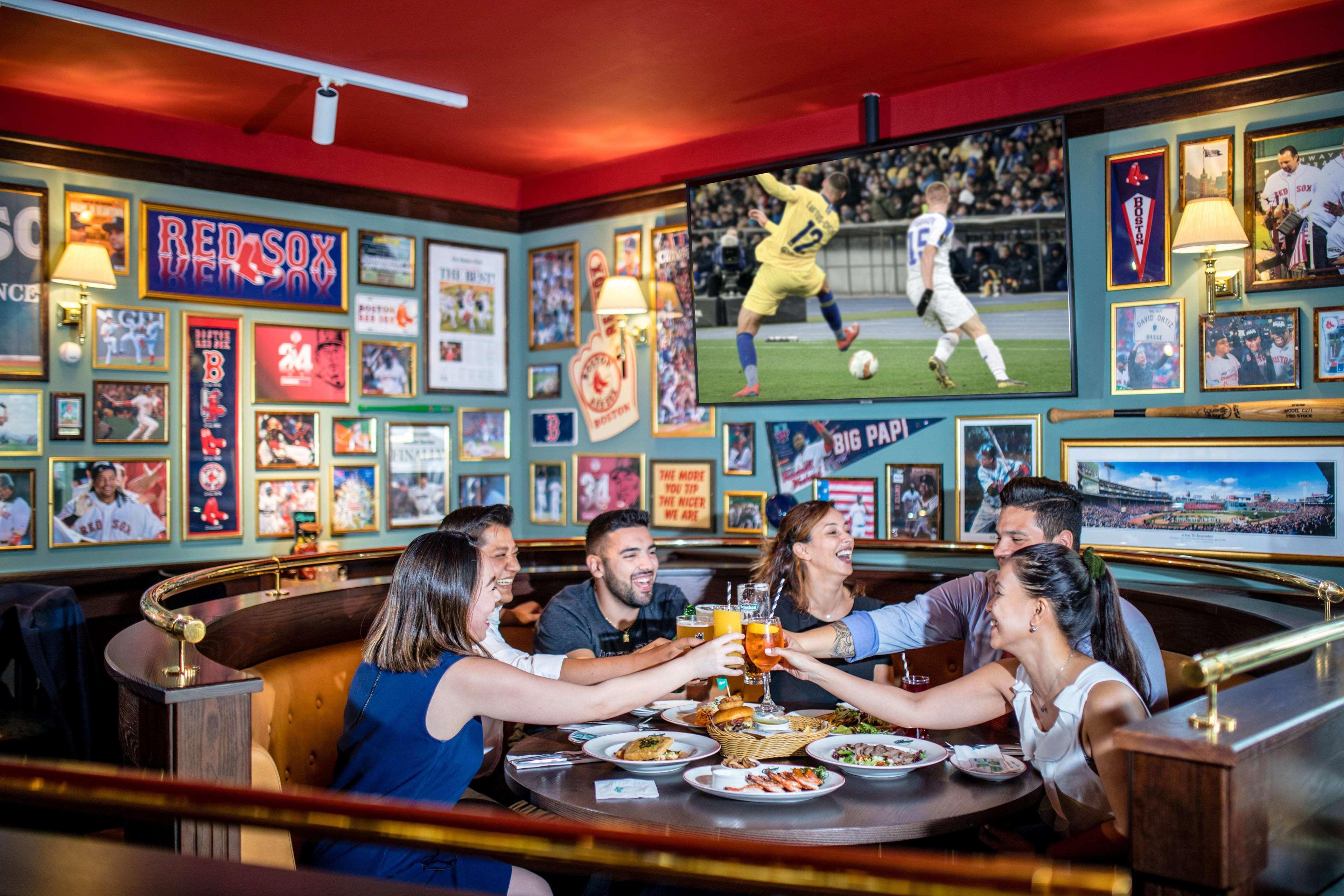 Golden Sands Boutique Hotel-Dubai Creek ภายนอก รูปภาพ Hard Rock Cafe, Dubai