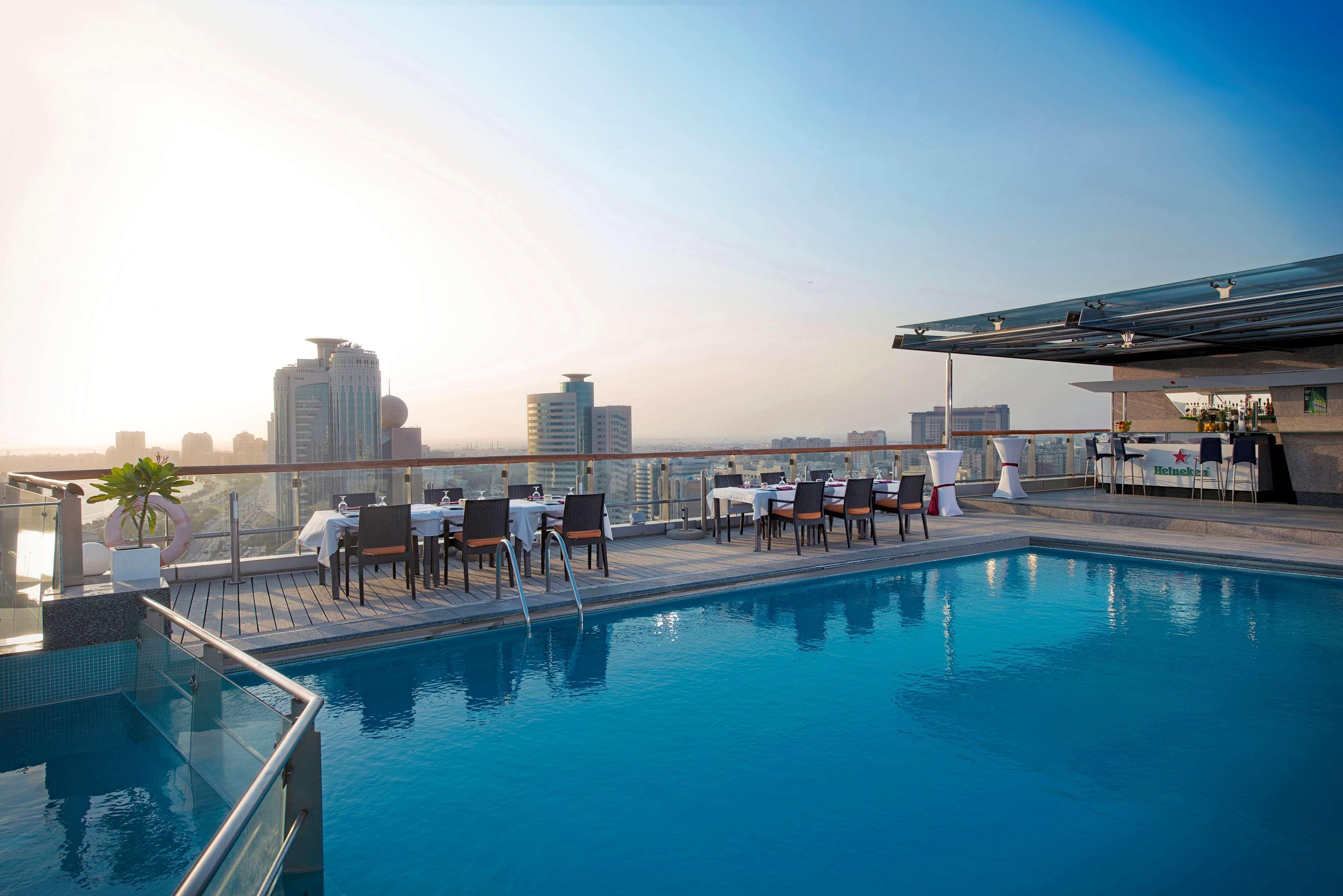 Golden Sands Boutique Hotel-Dubai Creek ภายนอก รูปภาพ The swimming pool at the hotel